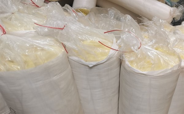 保溫巖棉板施工時(shí)，要注意避免哪些情況呢
